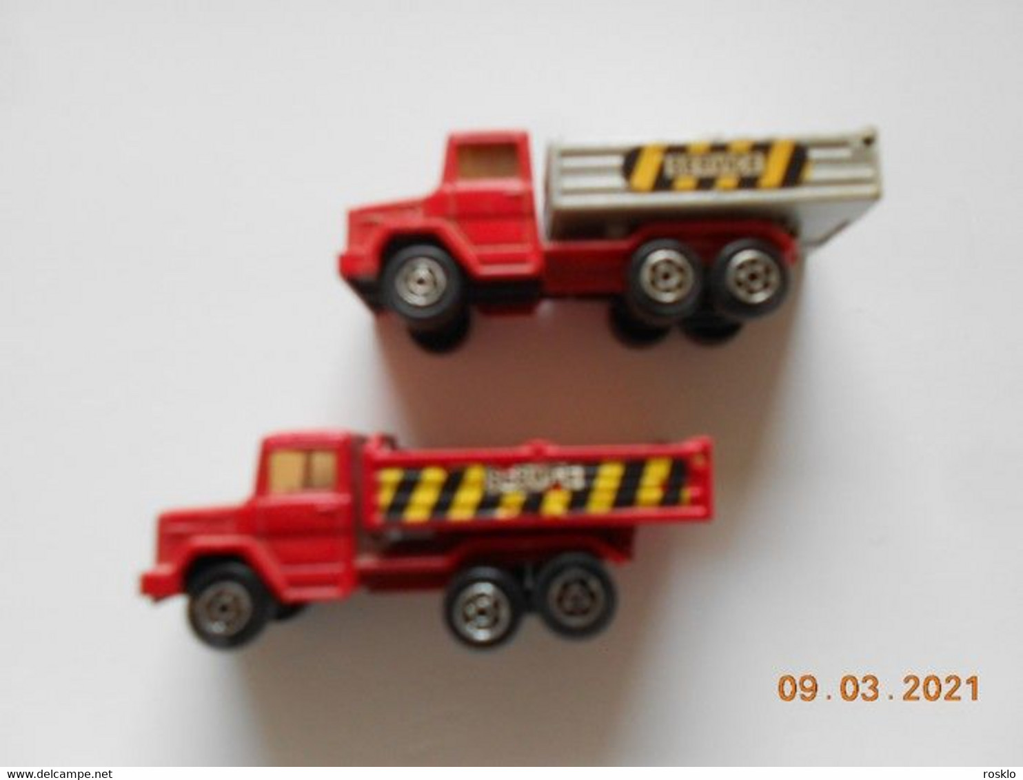 MAJORETTE 1970/80 / 2 CAMIONS MAGIRUS BENNE BASCULANTE / 2 DECO DIFF - Schaal 1:160