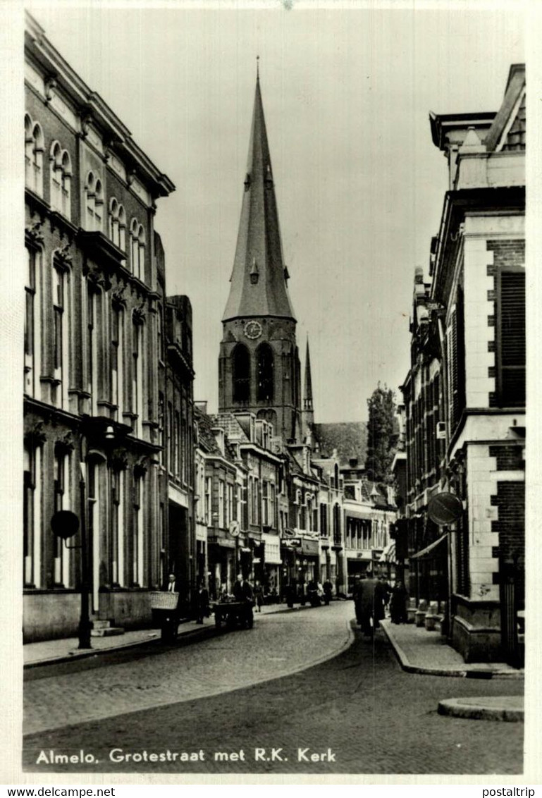 ALMELO  ORANJESTRAAT MET RK KERK   Overijssel Almelo  HOLLAND HOLANDA NETHERLANDS - Almelo