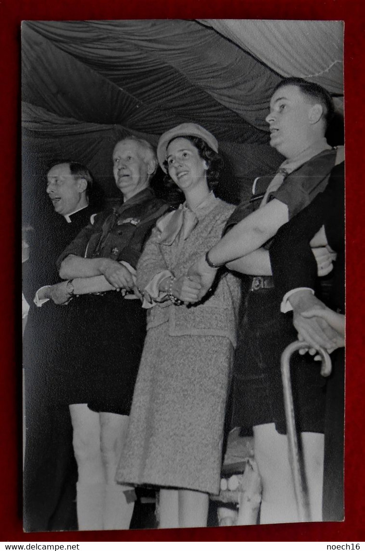 Photo Originale, Format CP - Reine Fabiola, Journée Du Scoutisme - Bruxelles, Mai 1964 - Personnes Identifiées