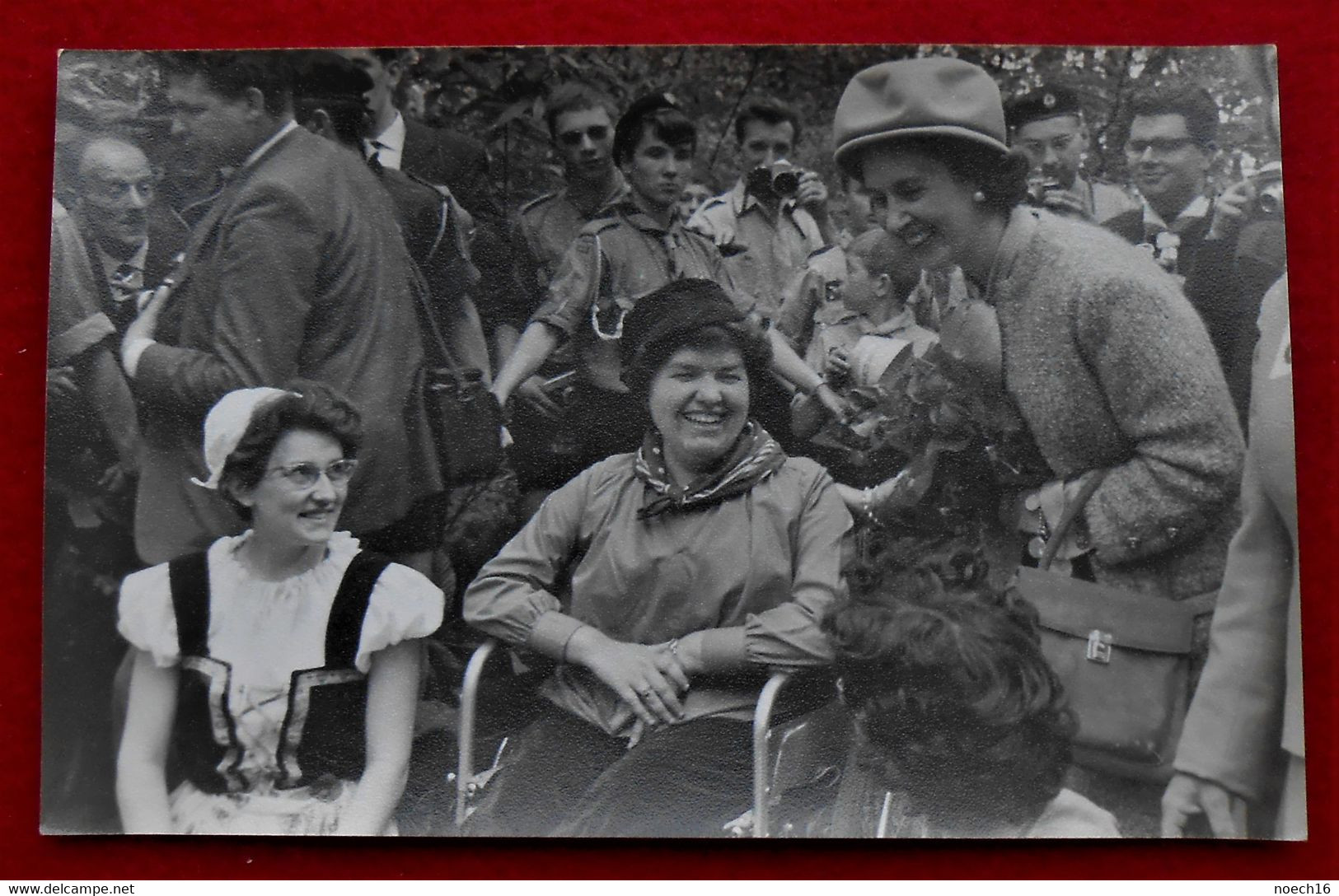 Photo Originale, Format CP - Reine Fabiola, Journée Du Scoutisme - Bruxelles, Mai 1964 - Personnes Identifiées