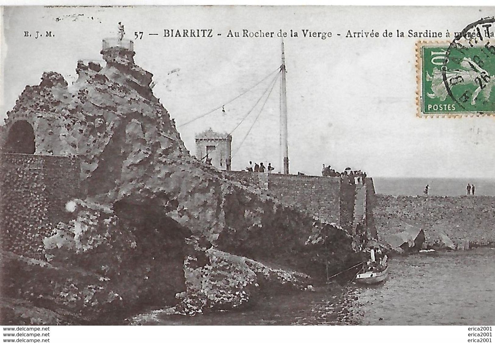 Biarritz. L'arrivée De La Sardine à Marée Basse Au Rocher De La Vierge. - Biarritz