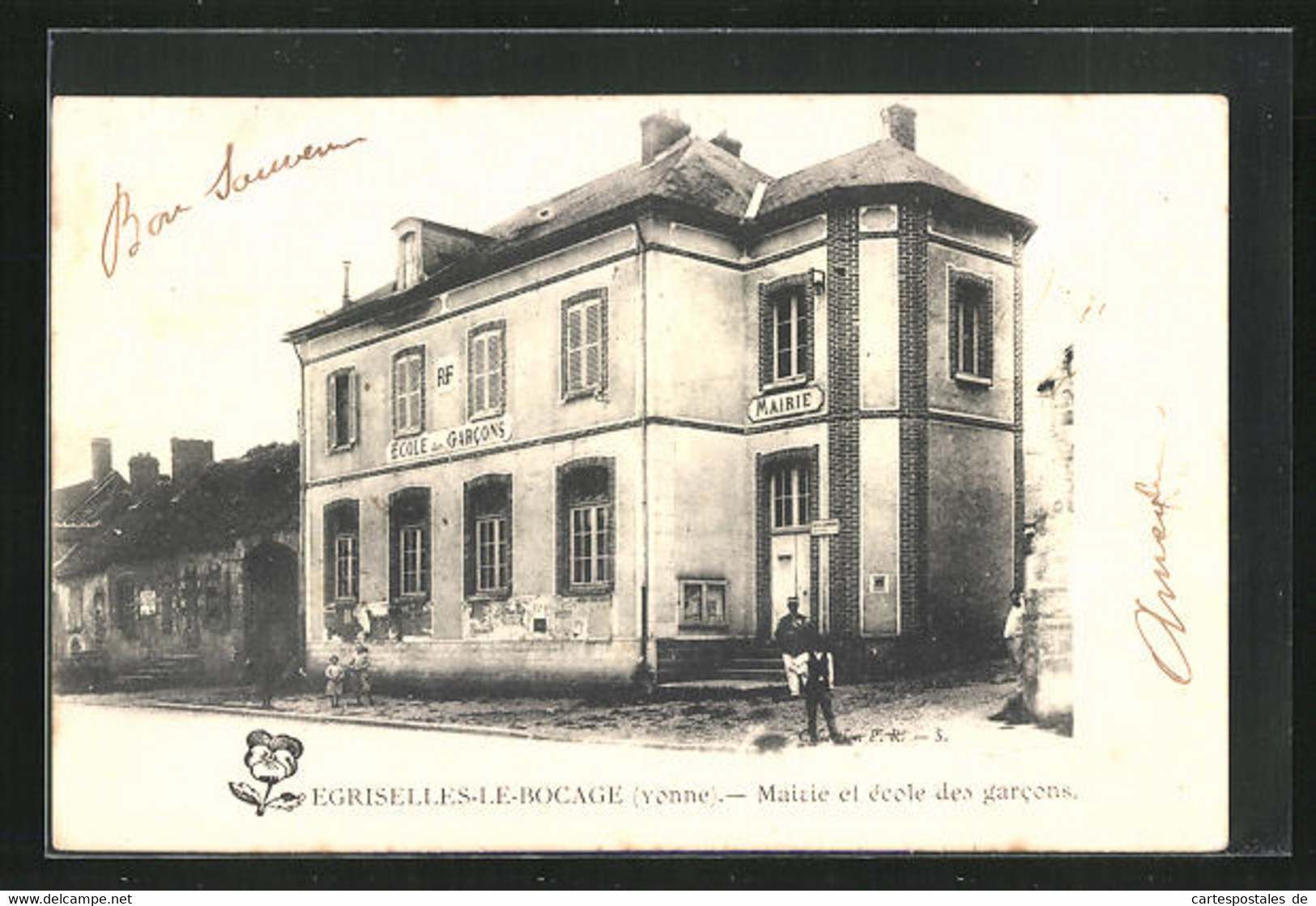 CPA Egriselles-le-Bocage, Mairie Et école Des Garcons - Egriselles Le Bocage