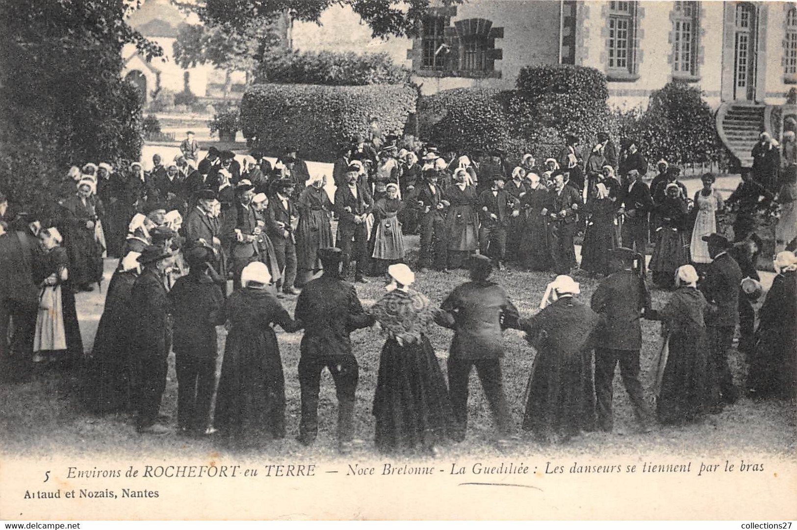 56-ENVIONS DE ROCHEFORT-EN-TERRE- NOCE BRETONNE , LA GUEDOLIEE LES DANSEURS SE TIENNENT PAR LES BRAS - Rochefort En Terre