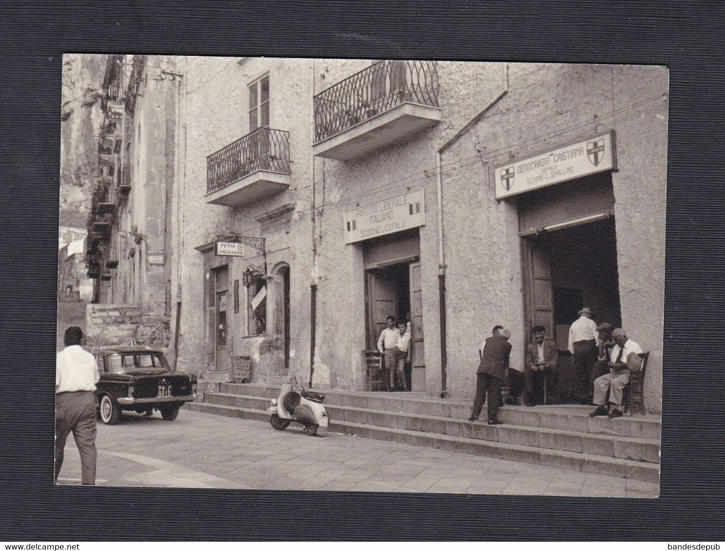 Photo Originale Sicilia Cefalu ( Oldtimer Car Scooter Vespa Democrazia Christiana Partito Liberale Putia Siciliana  ) - Places