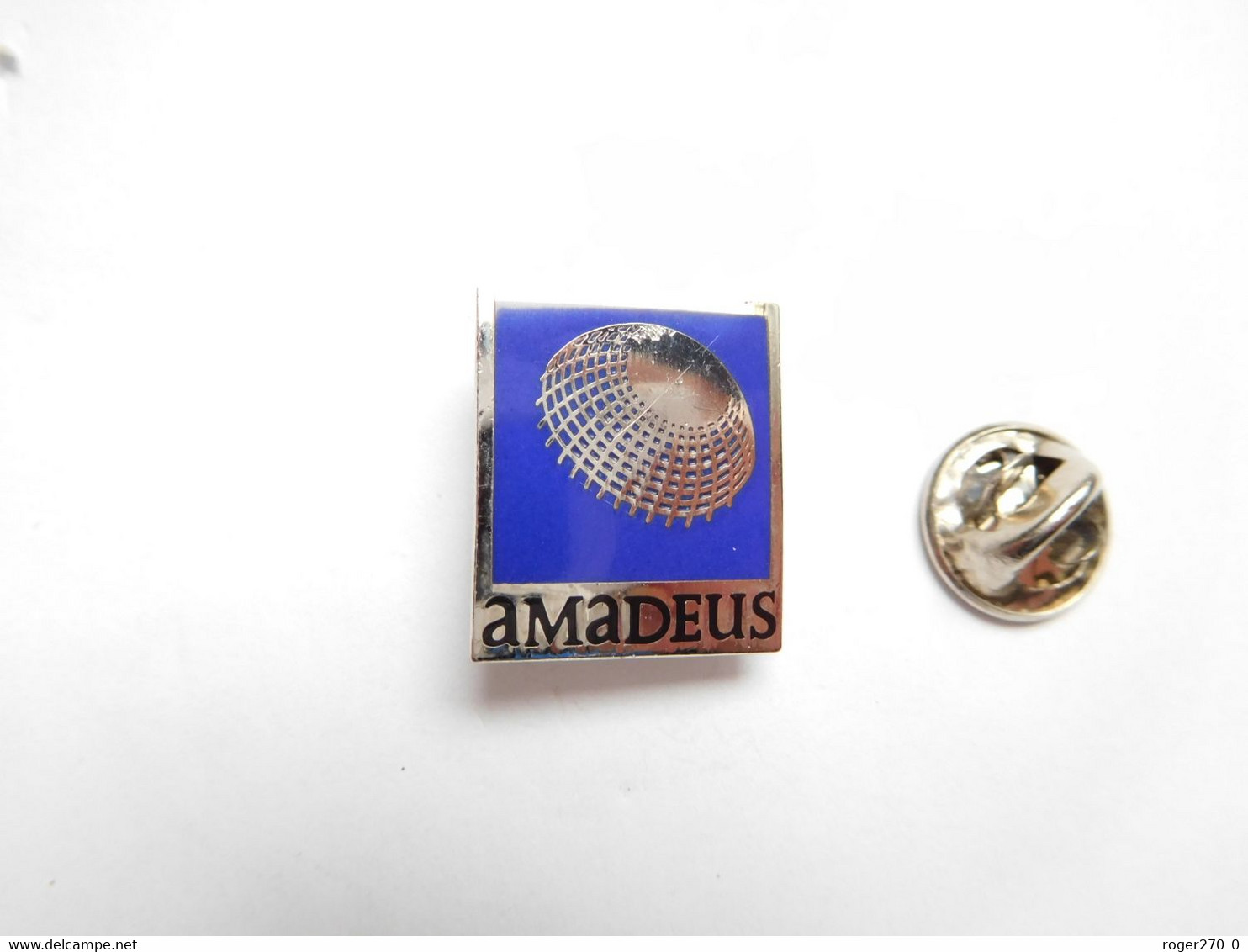 Superbe Pin's En EGF , Amadeus , Espace ?? Signé Stone - Space