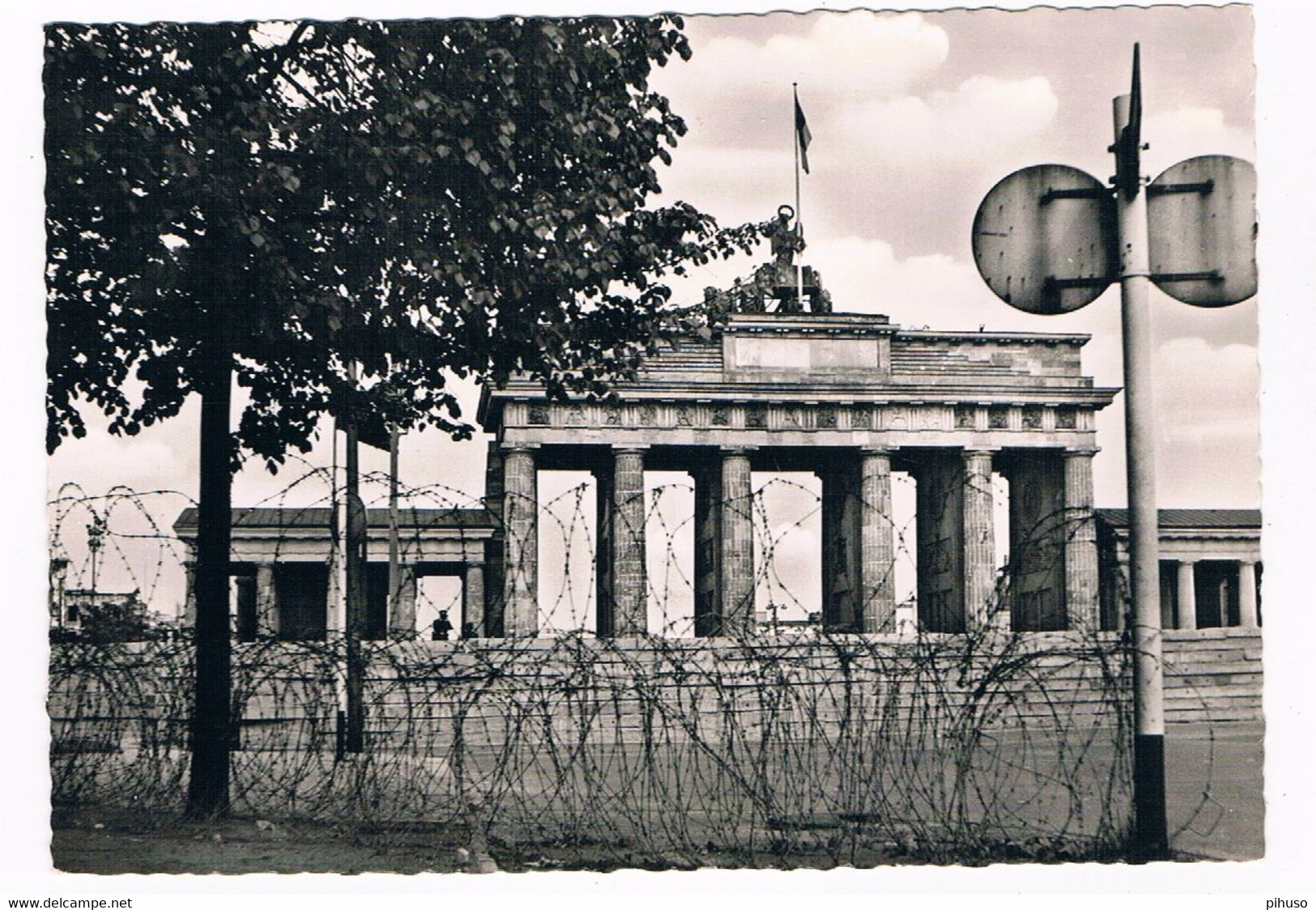 D-12616  BERLIN : Brandenburger Tor Nach Dem 13. August 1961 - Pankow