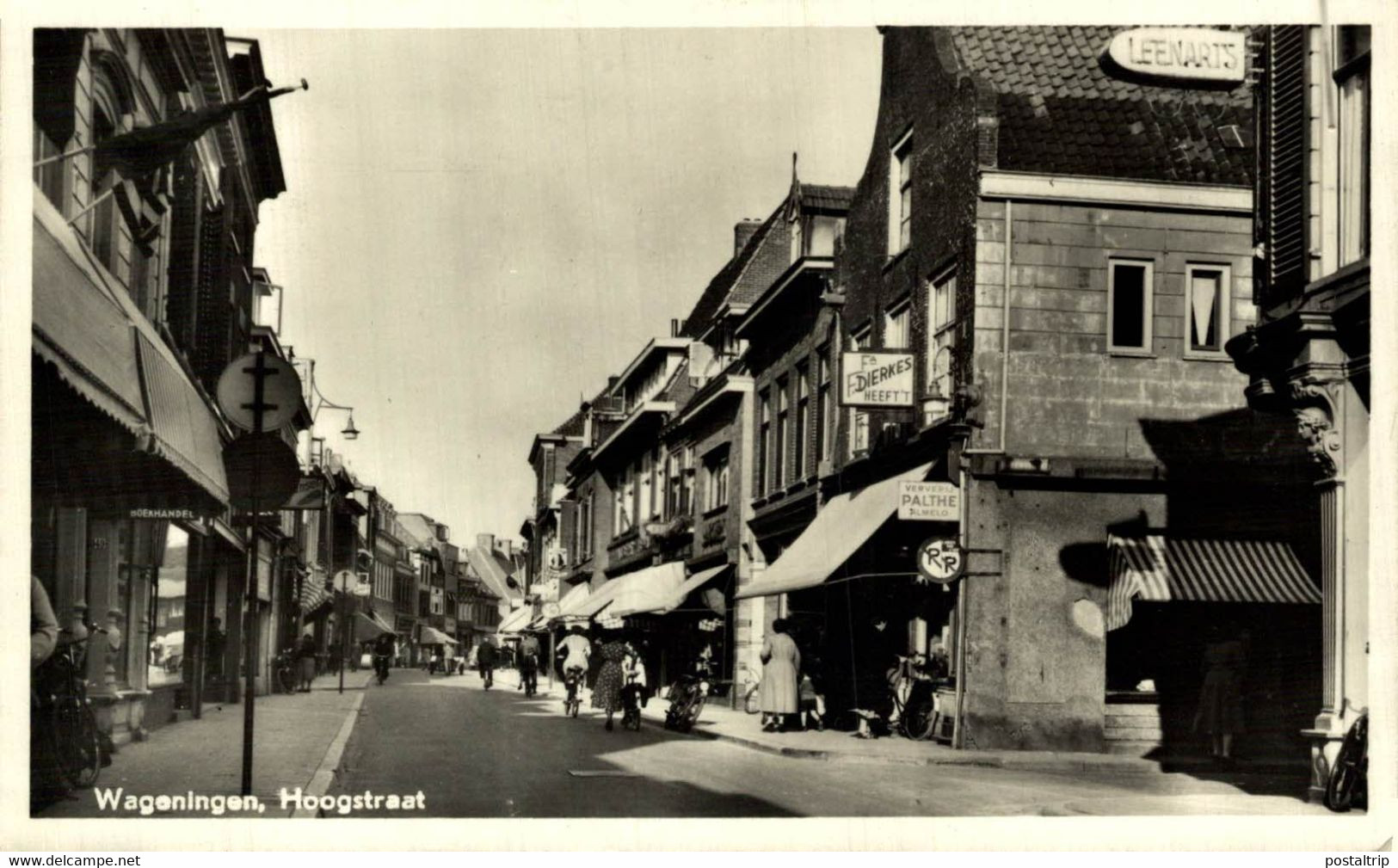 WAGENINGEN   Hoogstraat  Winkelstraat 1954 Mensen Lopen Fiets Street Gelderland Wageningen  HOLLAND HOLANDA NETHERLANDS - Wageningen