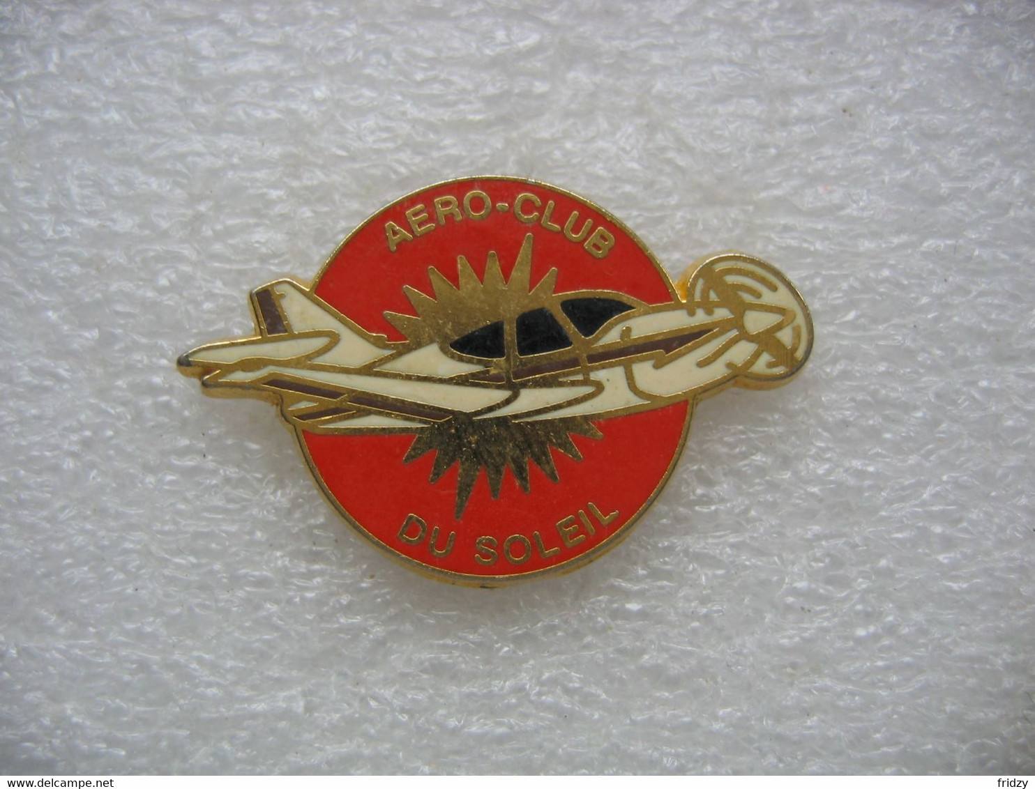 Pin's De L'aéro Club Du Soleil - Avions