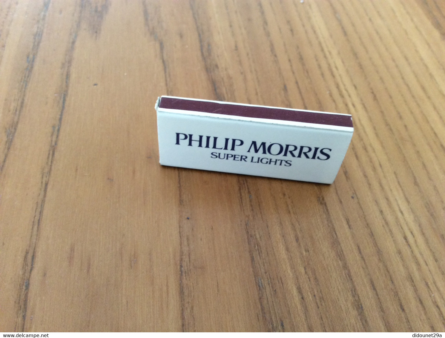 Boite D'allumettes * P. VENDOME "Latitudes HOTELS & RESORTS / PHILIP MORRIS SUPER LIGHTS" - Matchboxes