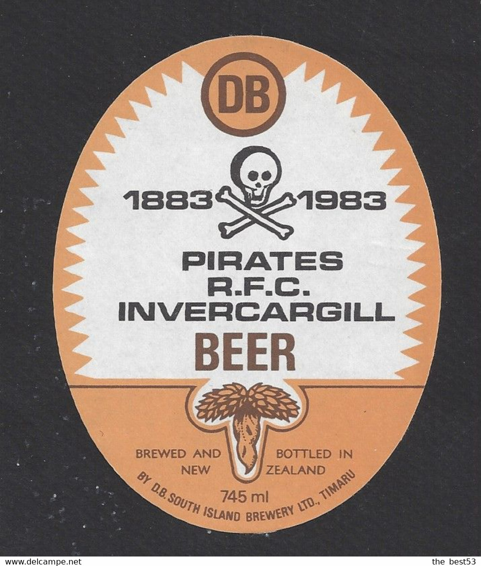 Etiquette De Bière  -  Pirate RFC Invercargill 1883/1983  -  Brasserie DB Brewery à Timaru   (Nouvelle Zélande) - Bière