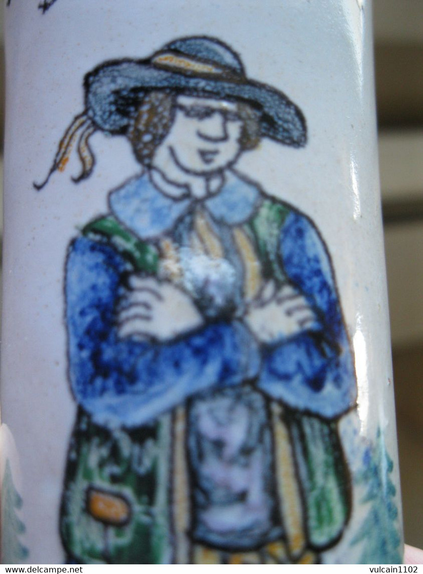 ANCIEN VASE DIABOLO EN FAIENCE DE MALICORNE DE GUSTAVE LEROY-DUBOIS LA BAULE