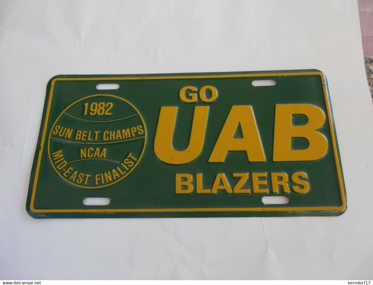 1982 SUNBELT CHAMPS NCAA MIDDLEEAST FINALIST - GO UAB BLAZER/ CAR PLATE - Andere & Zonder Classificatie