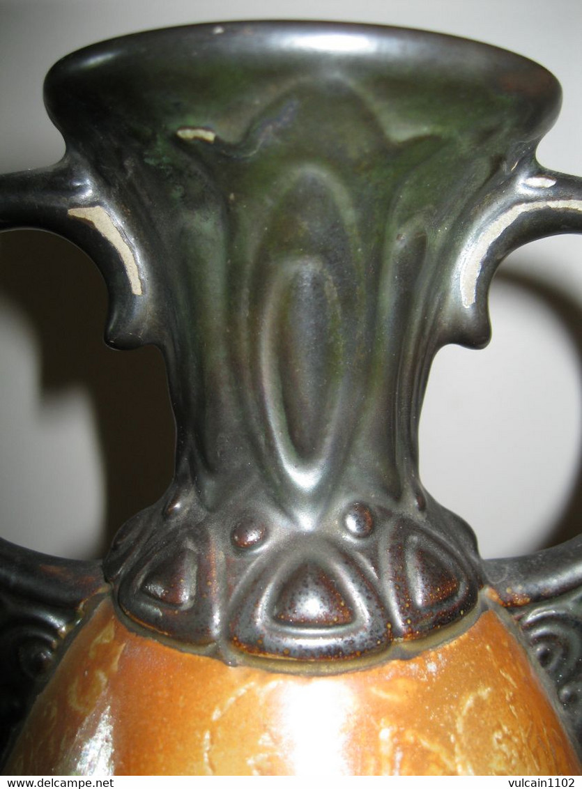 ANCIEN VASE AMPHORE EN FAIENCE NUMEROTEE - EFFET BRONZE ET MARBRE MOIRE