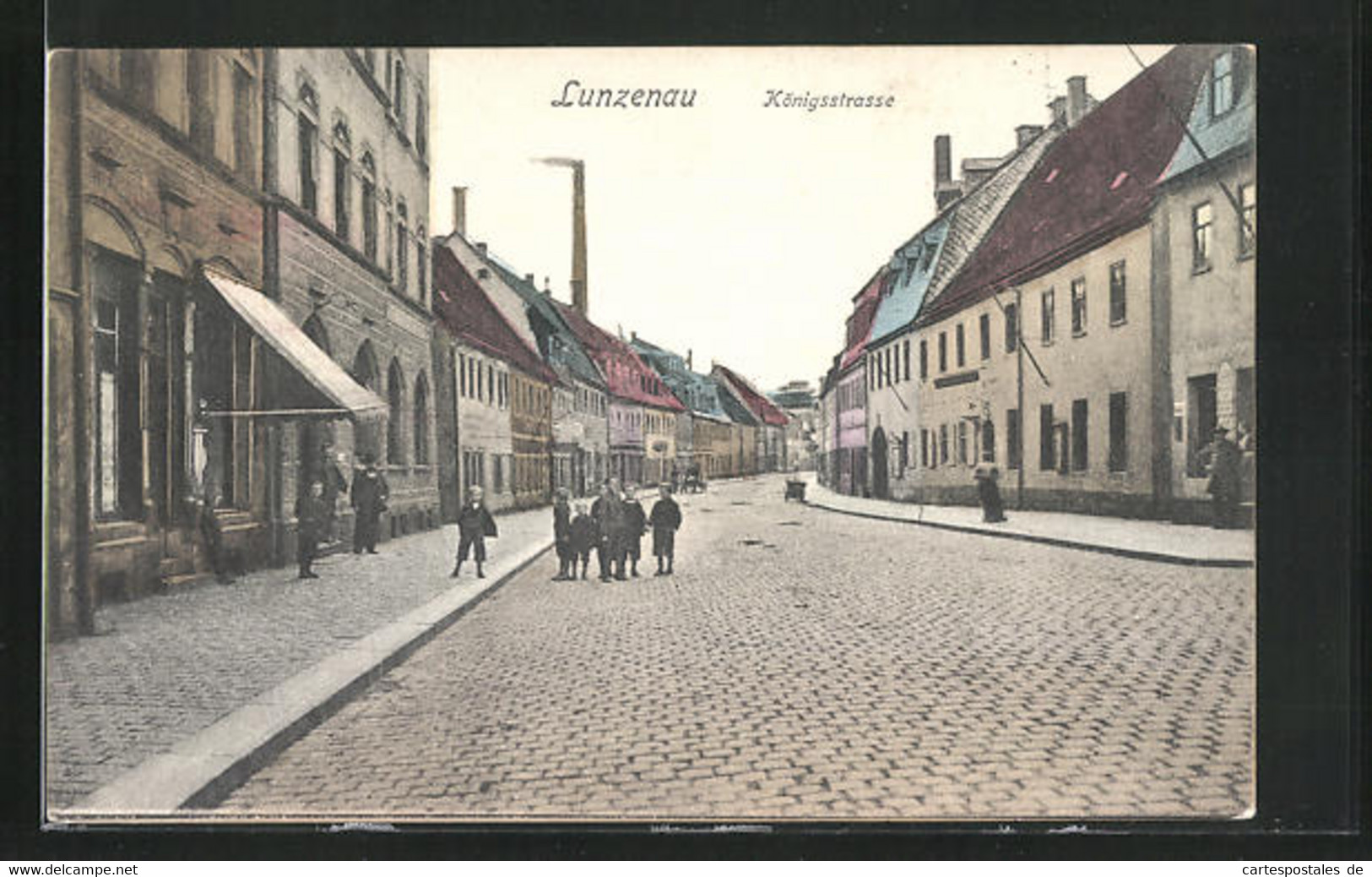 AK Lunzenau, Blick In Die Königsstrasse Mit Passanten - Lunzenau