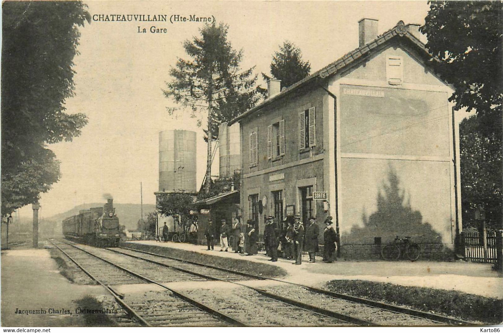 Châteauvillain * La Gare * Arrivée D'un Train * Locomotive * Ligne Chemin De Fer Haute Marne - Chateauvillain