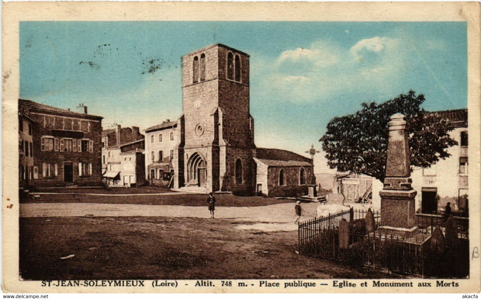 CPA St-JEAN-SOLEYMIEUX - Altit 748 M - Place Publique - Église (580849) - Saint Jean Soleymieux