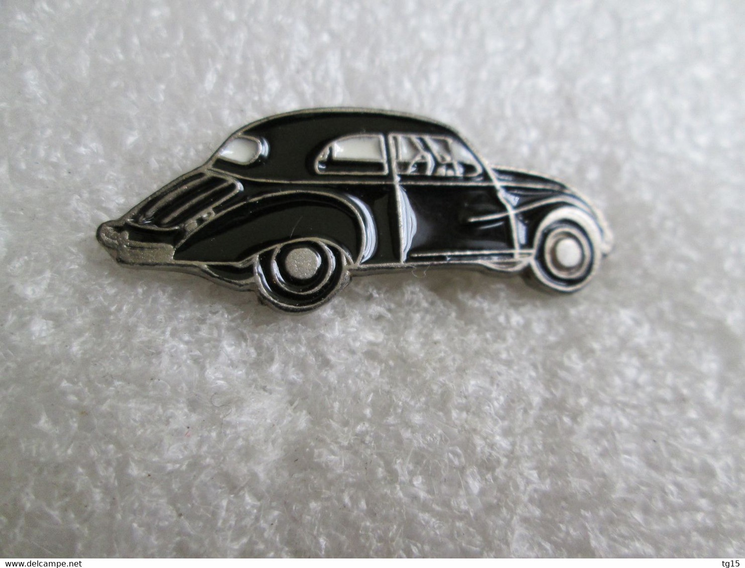 RARE  PIN'S   DKW  1000 COUPÉ  AUTO UNION   AUDI    email a froid