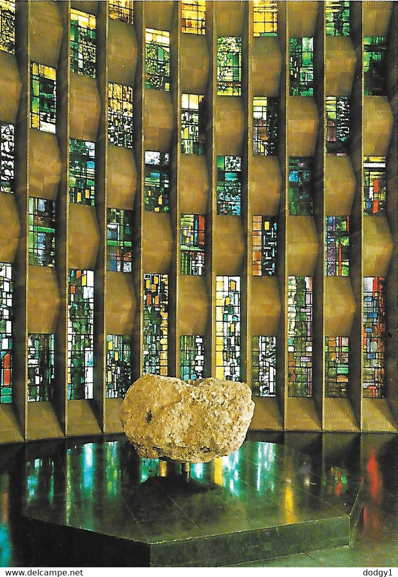 BAPTISTERY WINDOW AND FONT, COVENTRY CATHEDRAL, COVENTRY,, WARKICKSHIRE, ENGLAND. UNUSED POSTCARD  Nd6 - Coventry