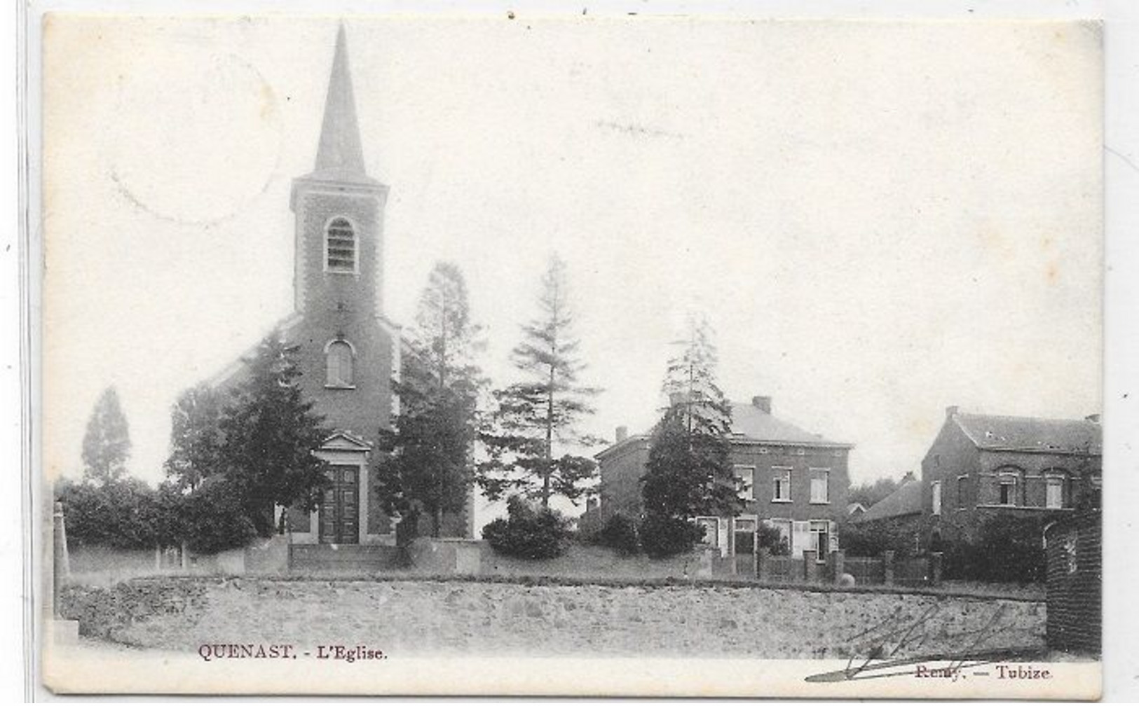 Quenast : église Et Maisons     JE VENDS MA COLLECTION PRIX SYMPAS VOYEZ MES OFFRES - Other & Unclassified