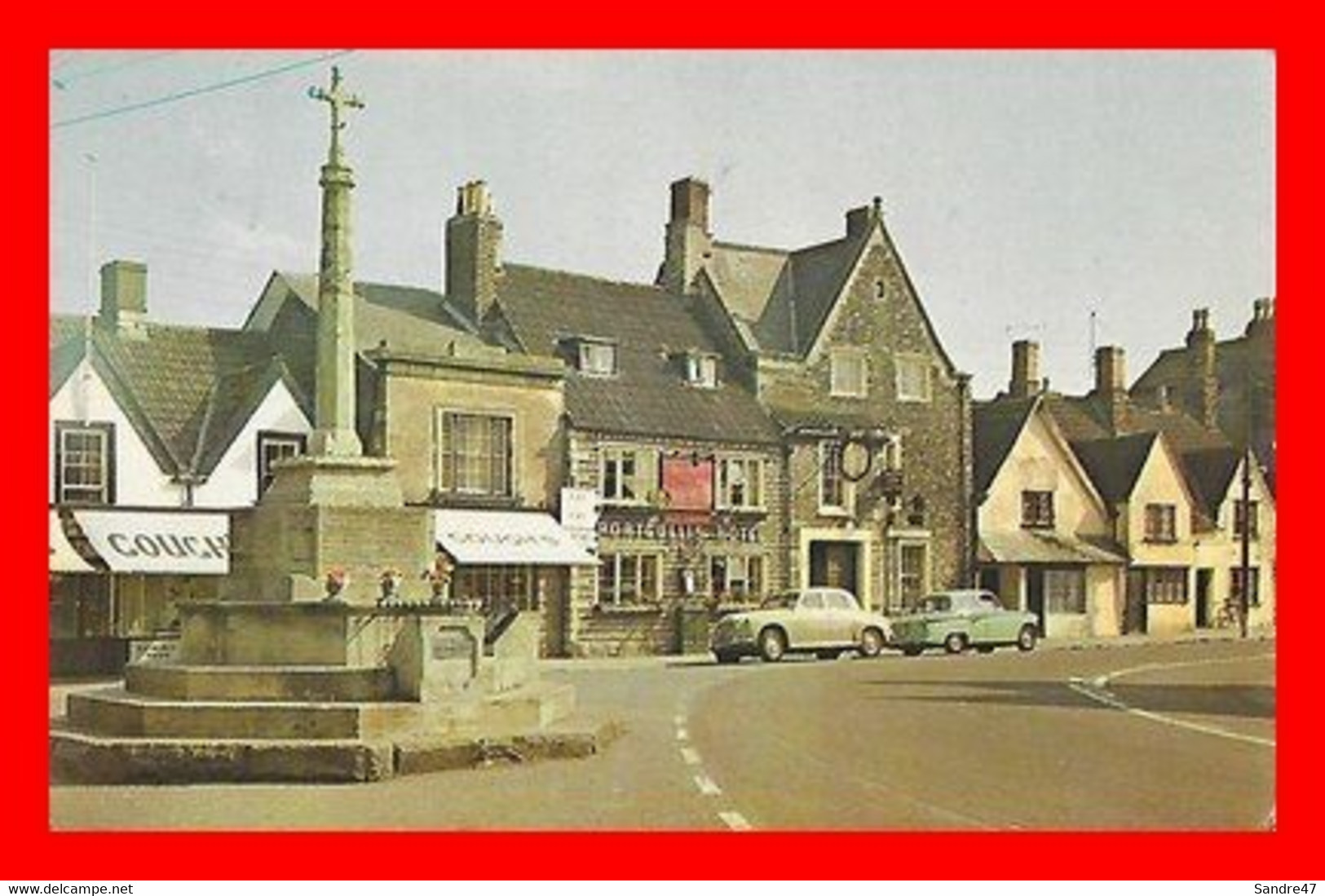 CPSM/pf  OLD SODBURY (Angleterre)  The Cross And Old Houses, Chipping Sodbury...M834 - Gloucester