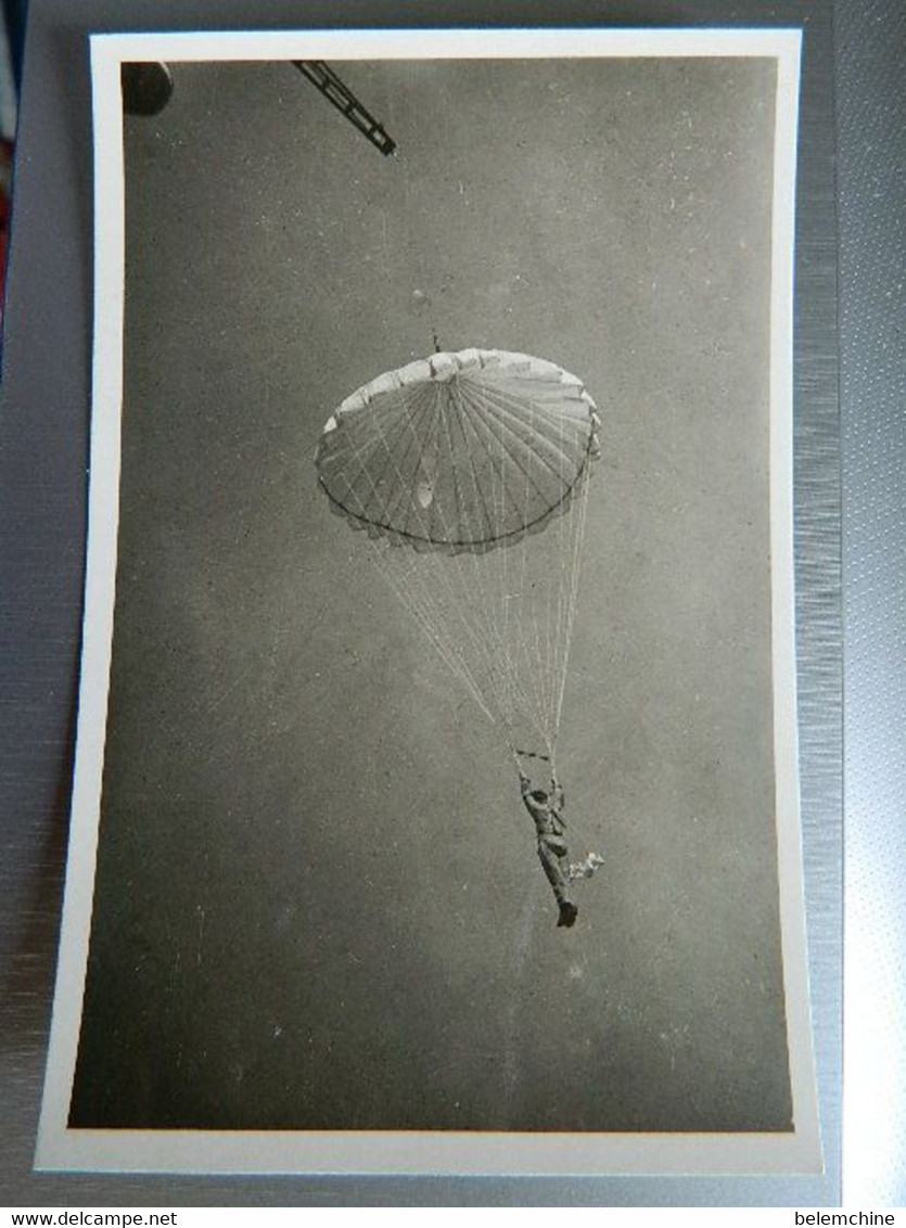 SAUT D'ELEVE PARACHUTISTE DE L'ECOLE D'ISTRES 2 - Parachutting