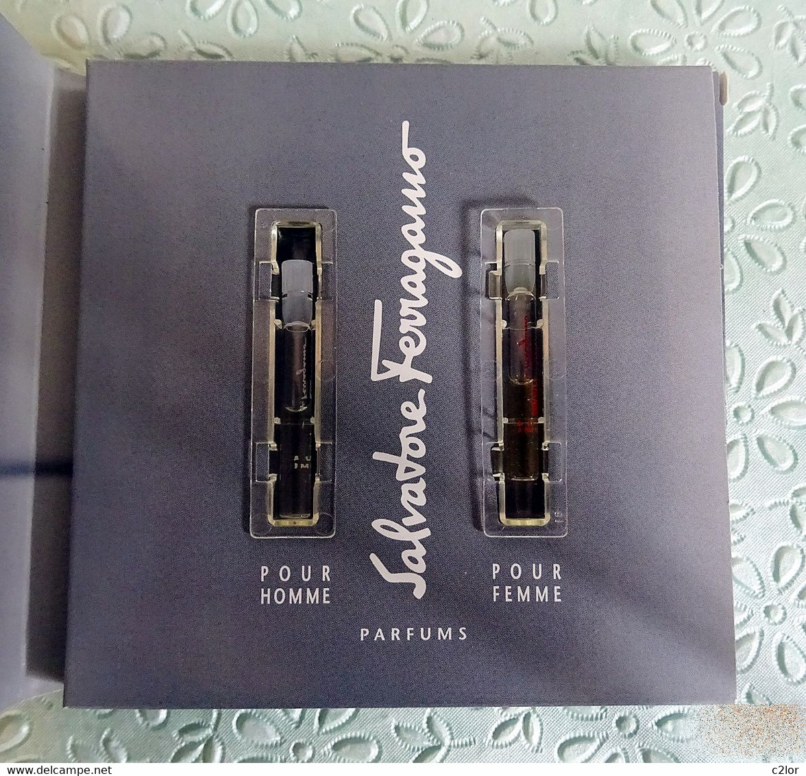 Pochette De 2 échantillons/tubes De Parfum SALVATORE FERRAGAMO (homme Et Femme) - Muestras De Perfumes (testers)