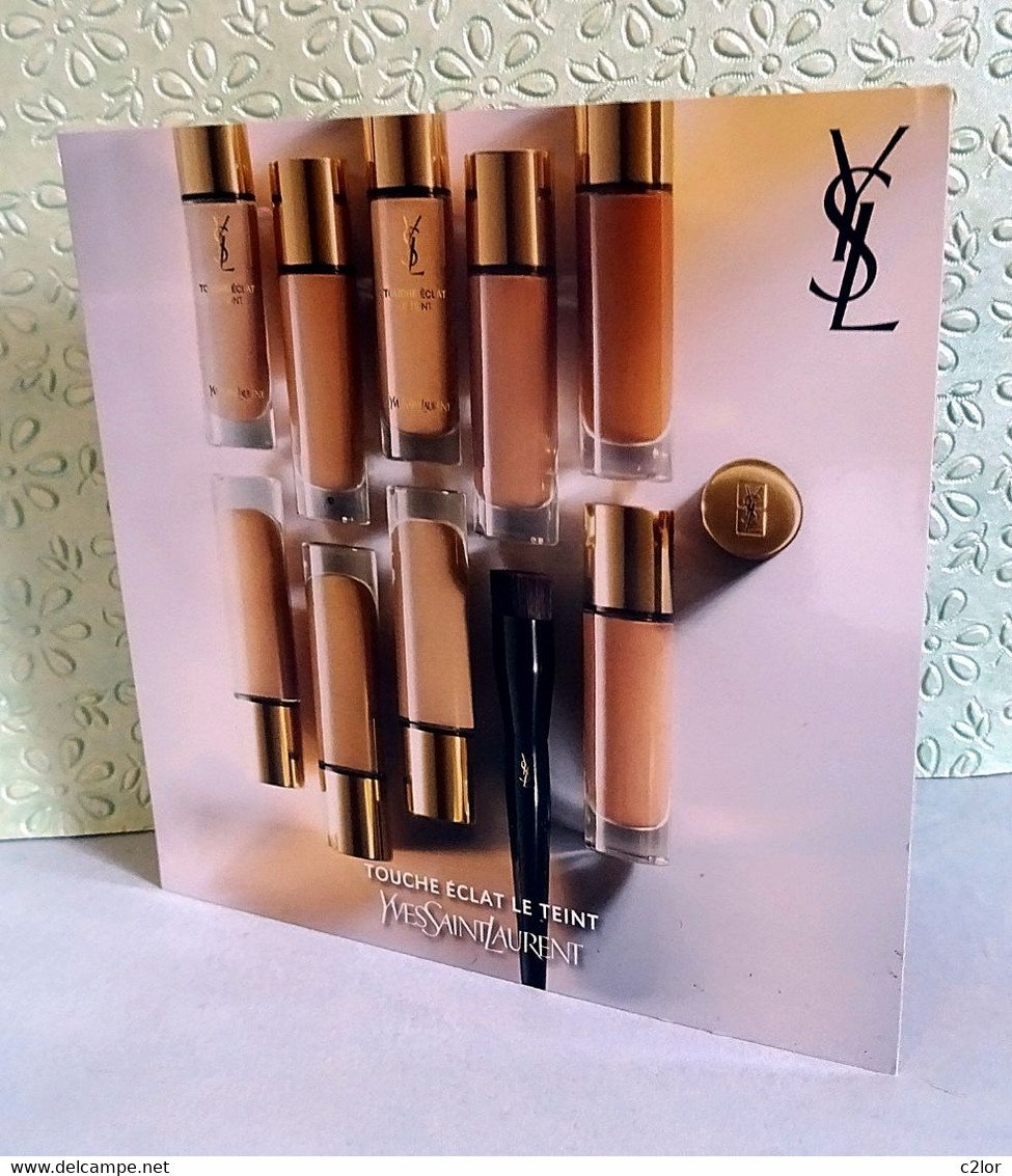 Dose D'essai "Touche éclat Le Teint " De Yves ST LAURENT Sur Carte Pour Collection - Campioncini Di Profumo (testers)