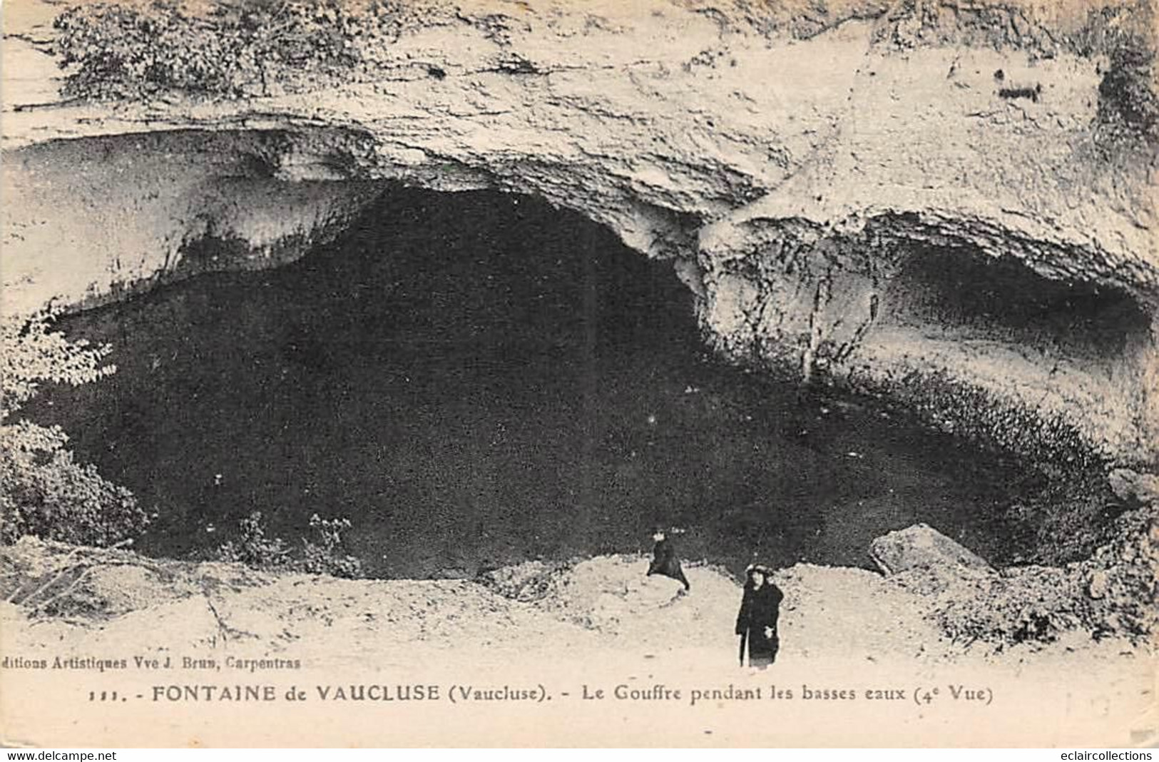 Fontaine De Vaucluse        84        Le Gouffre Pendant Les Basses Eaux     (voir Scan) - Other & Unclassified