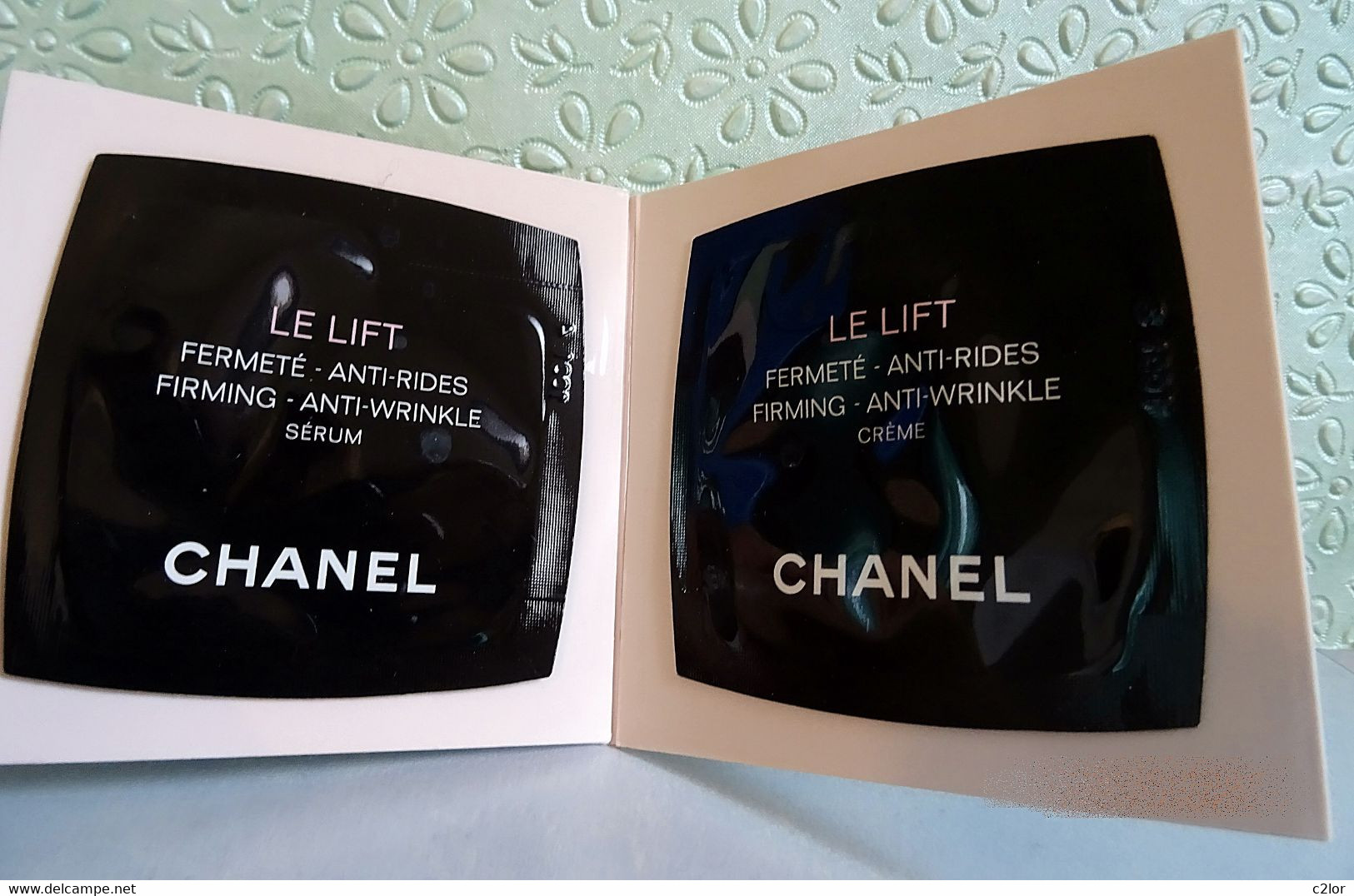 Lot CHANEL de  doses d'essai "LIFT, HYDRA BEAUTY, LES BEIGES" sur cartonnage pour collection