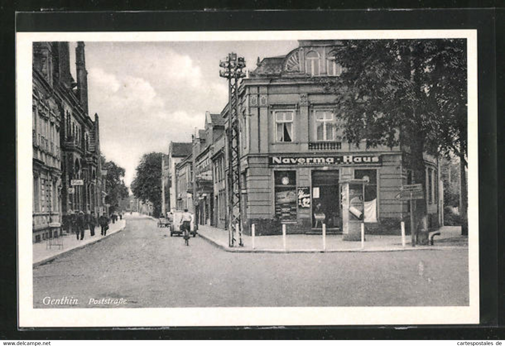 AK Genthin, Poststrasse Mit Naverma Haus - Genthin