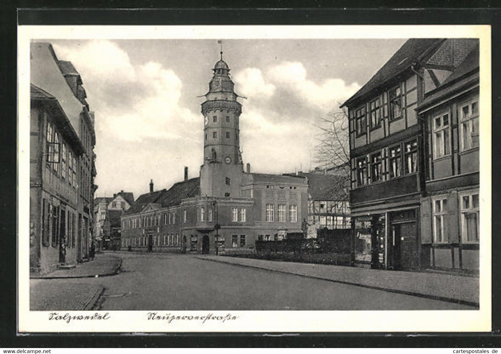 AK Salzwedel, Neuperverstrasse Mit Rathausturm - Salzwedel