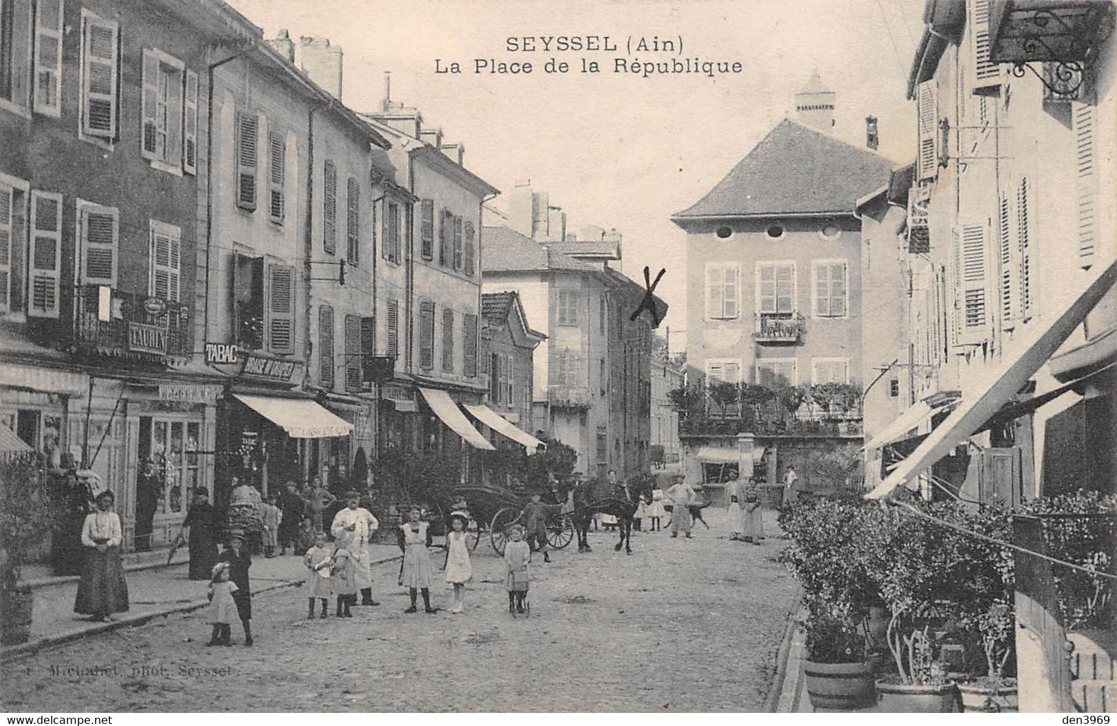 SEYSSEL - La Place De La République - Calèche, Attelage De Cheval - Seyssel