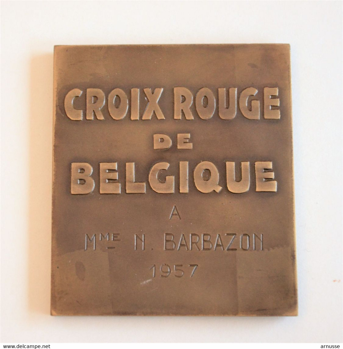 Plaque En Bronze Croix-Rouge De Belgique 1957 Par Jean Droit 6 X 5 Cm Très Bon état - Autres & Non Classés