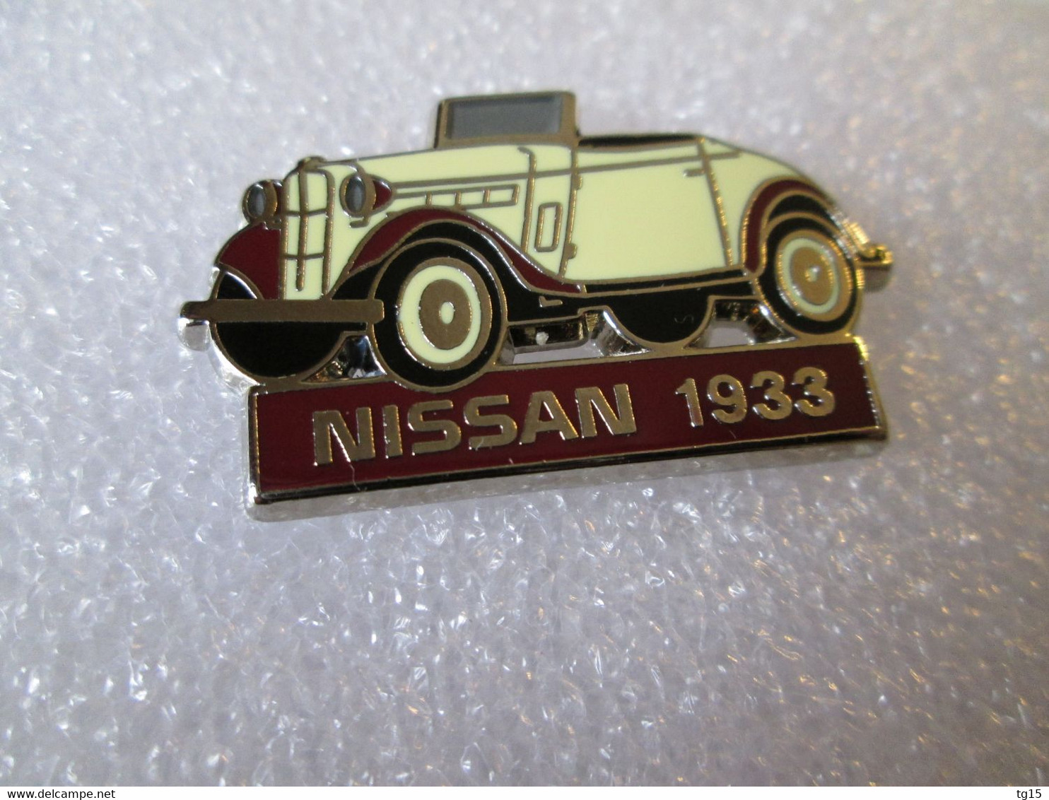 PIN'S    NISSAN   1933   DATSUN 15 ROADSTER   Zamak   AMC - Sonstige & Ohne Zuordnung