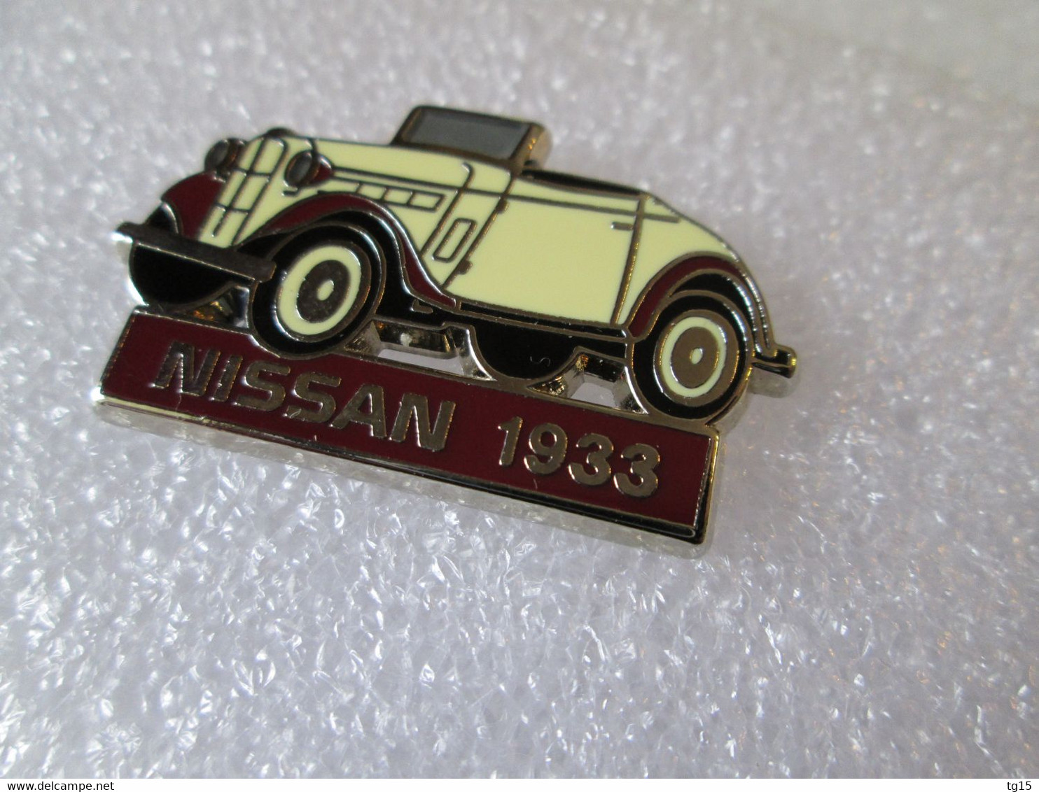 PIN'S    NISSAN   1933   DATSUN 15 ROADSTER   Zamak   AMC - Sonstige & Ohne Zuordnung