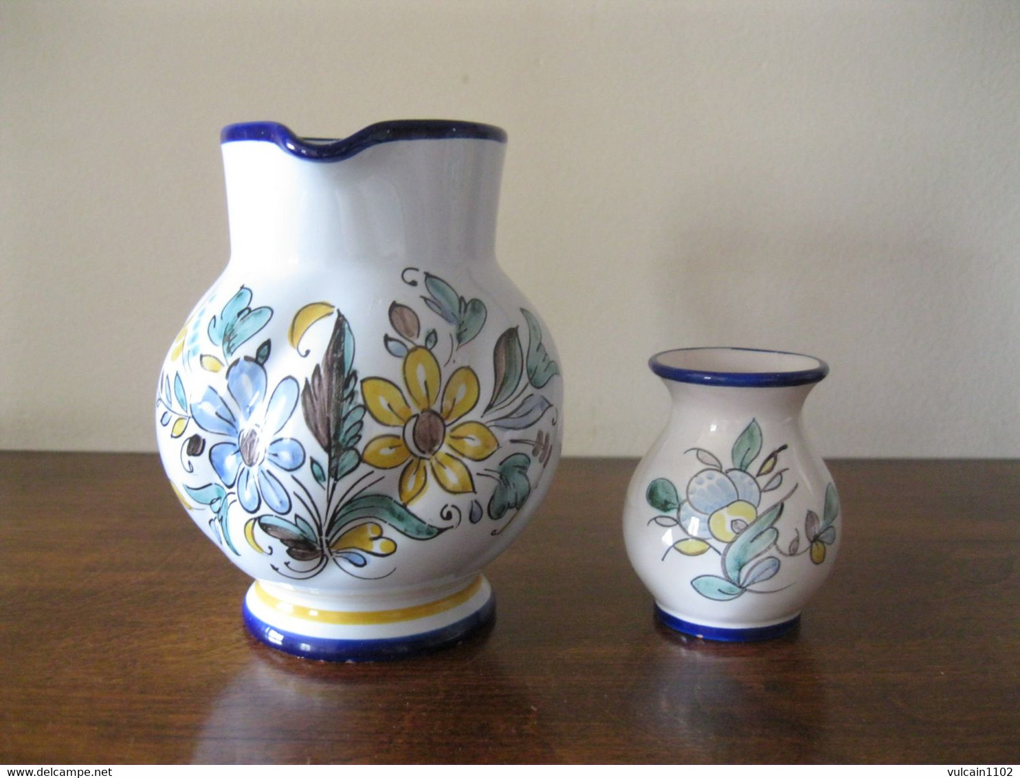 PETIT PICHET ET VASE MINIATURE EN FAIENCE DE NEVERS SIGNE JEAN MONTAGNON - Nevers (FRA)