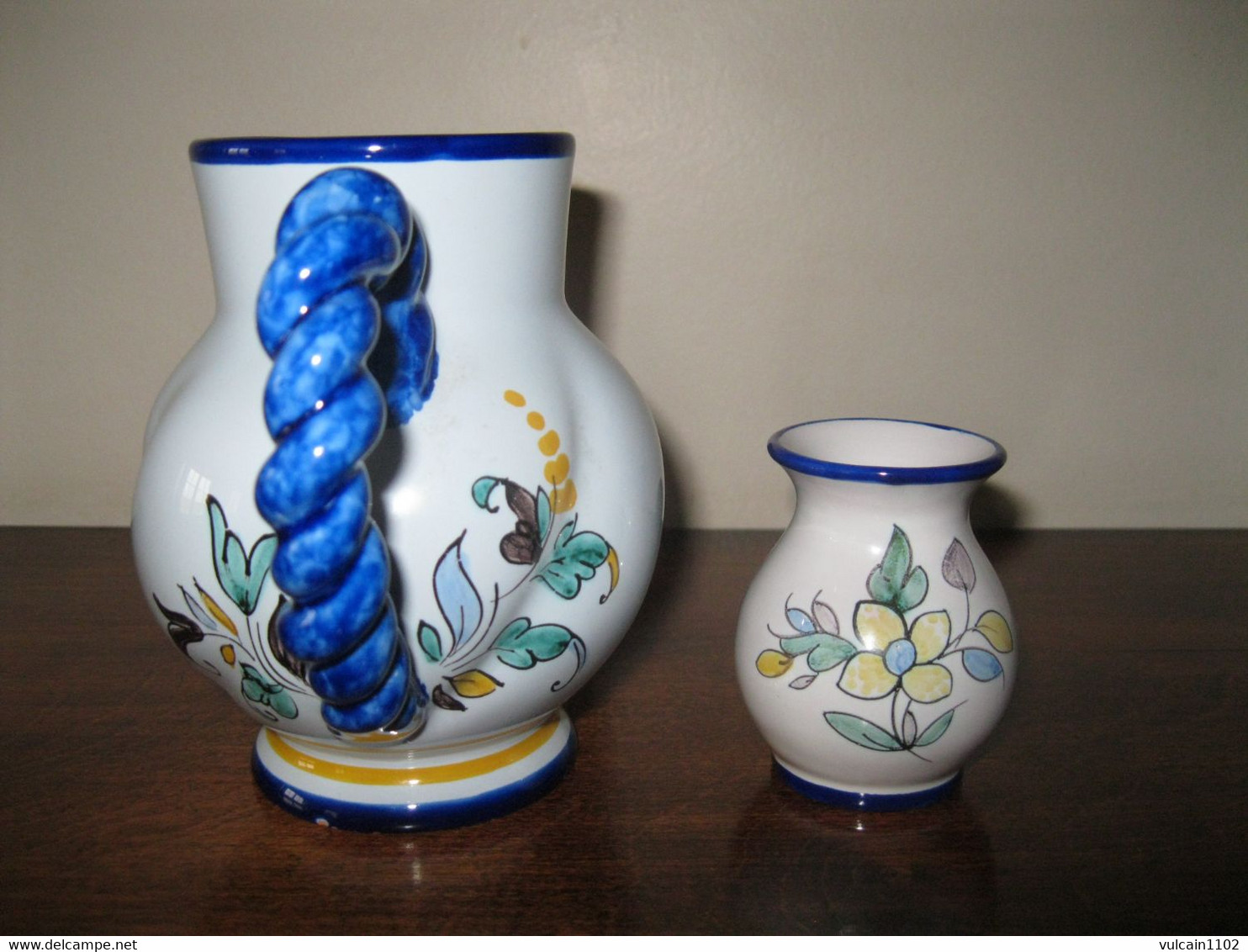 PETIT PICHET ET VASE MINIATURE EN FAIENCE DE NEVERS SIGNE JEAN MONTAGNON - Nevers (FRA)