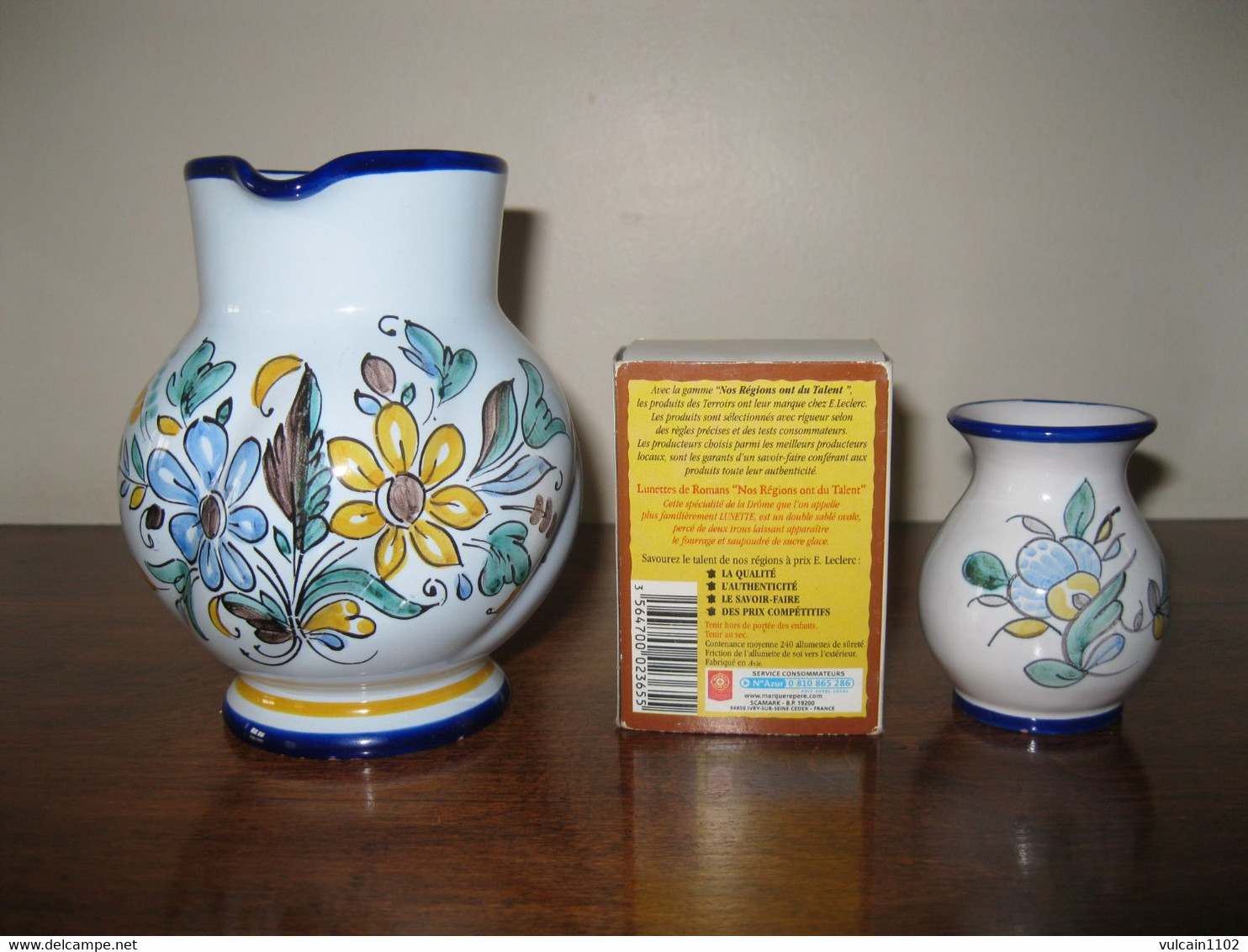 PETIT PICHET ET VASE MINIATURE EN FAIENCE DE NEVERS SIGNE JEAN MONTAGNON