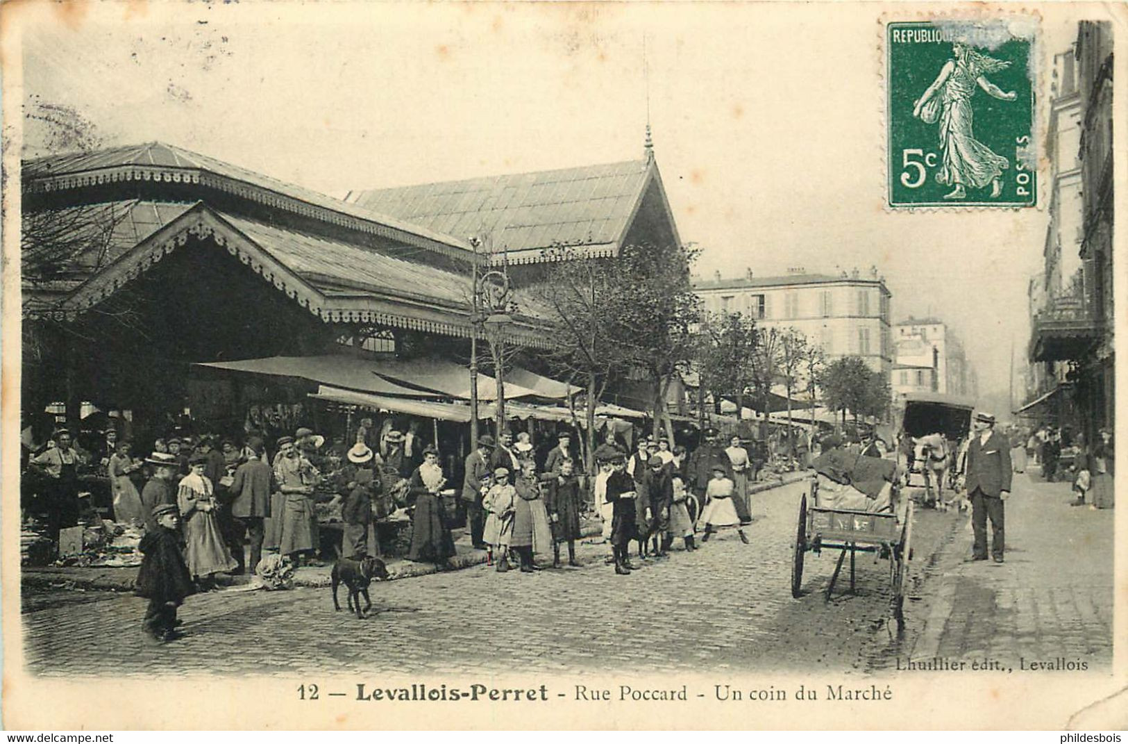 92  LEVALLOIS PERRET   Rue Poccard Un Coin Du Marché  (angleinfdrt) - Levallois Perret