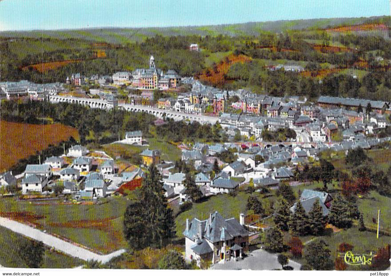 19 - UZERCHE : Vue Panoramique - CPSM CPM Grand Format - Correze - Uzerche