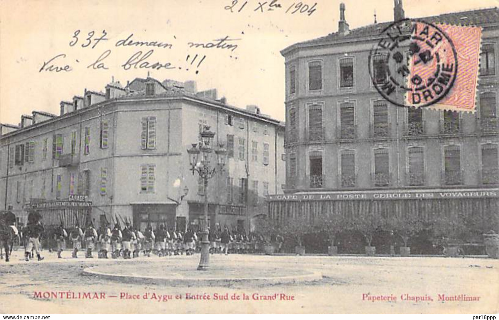 26 - MONTELIMAR : Place D'Aygu Et Entrée Sud De La Grande Rue ( Bon Plan Du Café De La Poste ) CPA - Drôme - Montelimar