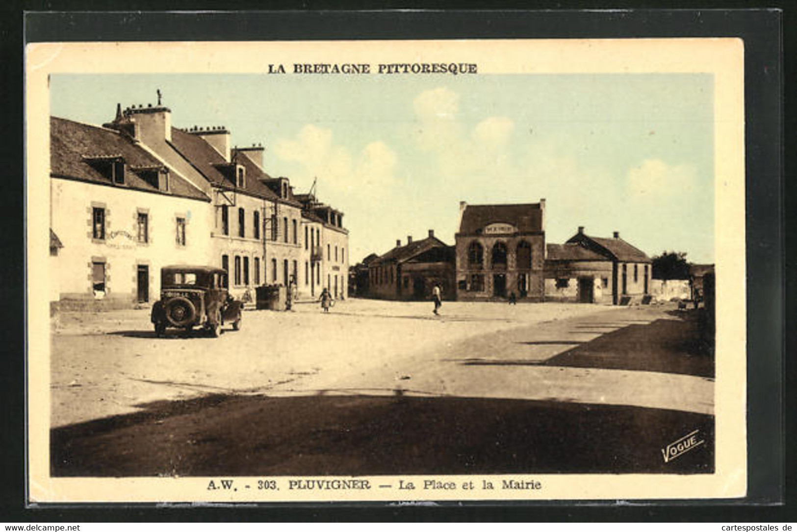 CPA Pluvigner, La Place Et La Mairie - Pluvigner