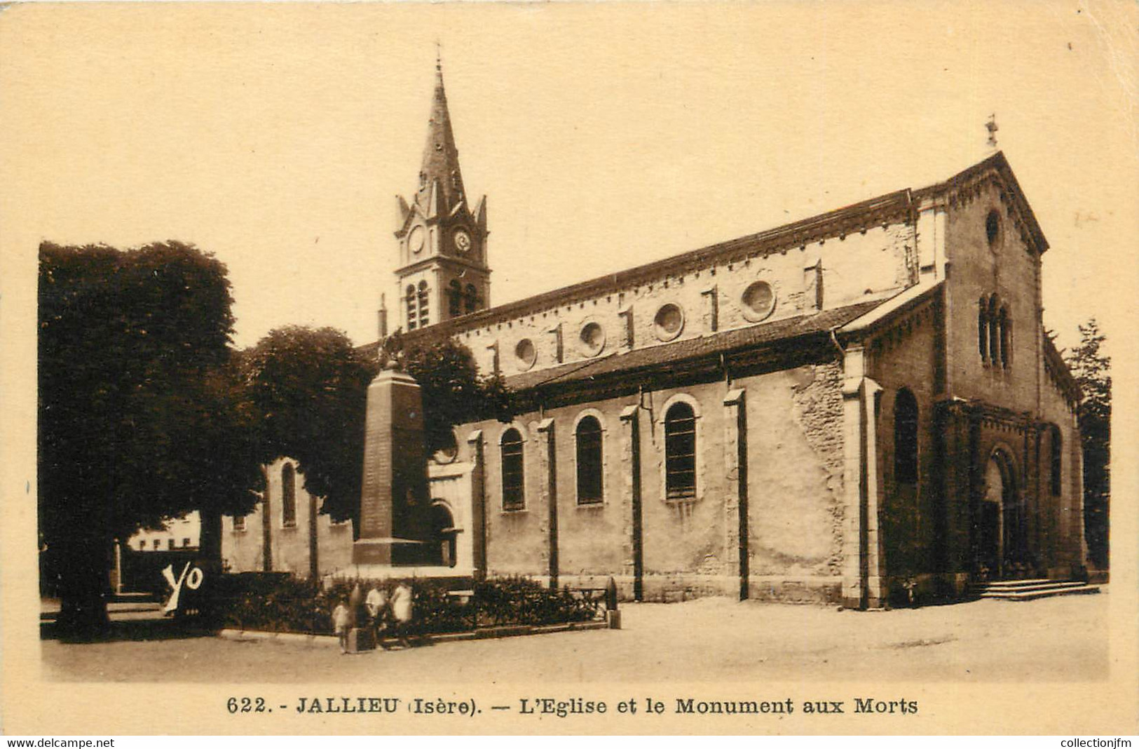 CPA FRANCE 38 "Jallieu, L'église Et Le Monument Aux Morts" - Jallieu