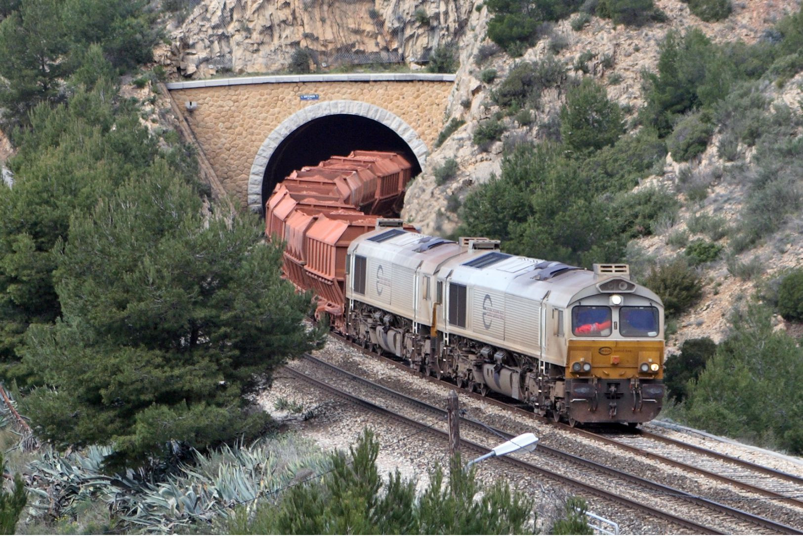 Ensuès La Redonne (13) 27 Mars 2010 - Une UM De CC 77000 D'Euro Cargo Rail Débouche Du Tunnel D'Anthénor N°1 - Other & Unclassified