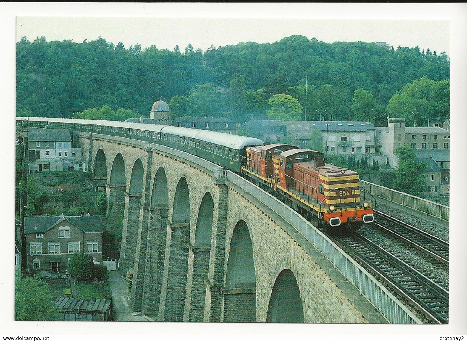 LUXEMBOURG CFL Train De Voyageurs Diesellokomotiven Vor Dem Genzenzuch Auf Dem Clausenet Viadukt En 1985 - Luxemburgo - Ciudad