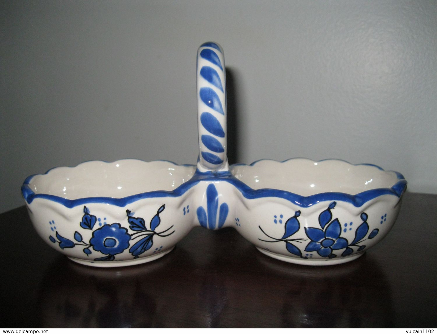 SERVITEUR HUILE ET VINAIGRE EN FAIENCE SIGNEE