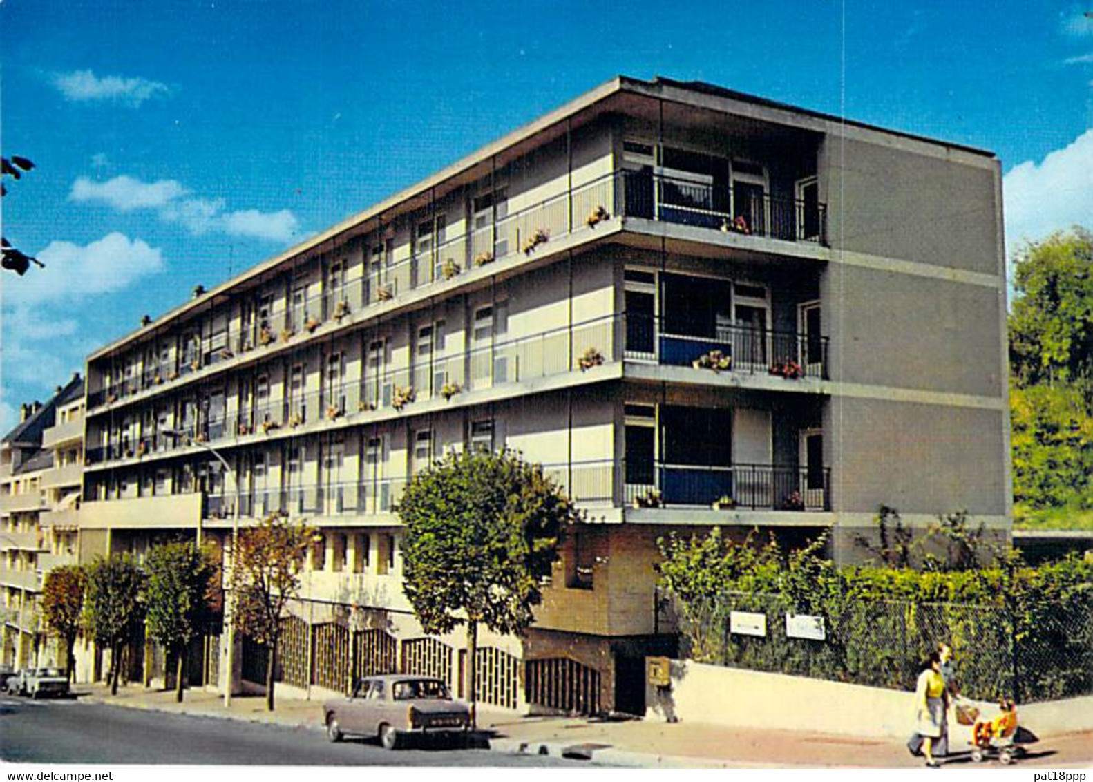 14 - LISIEUX : Foyer Des Malades 15 Av. Sainte Thérèse - CPSM Grand Format - Calvados - Lisieux