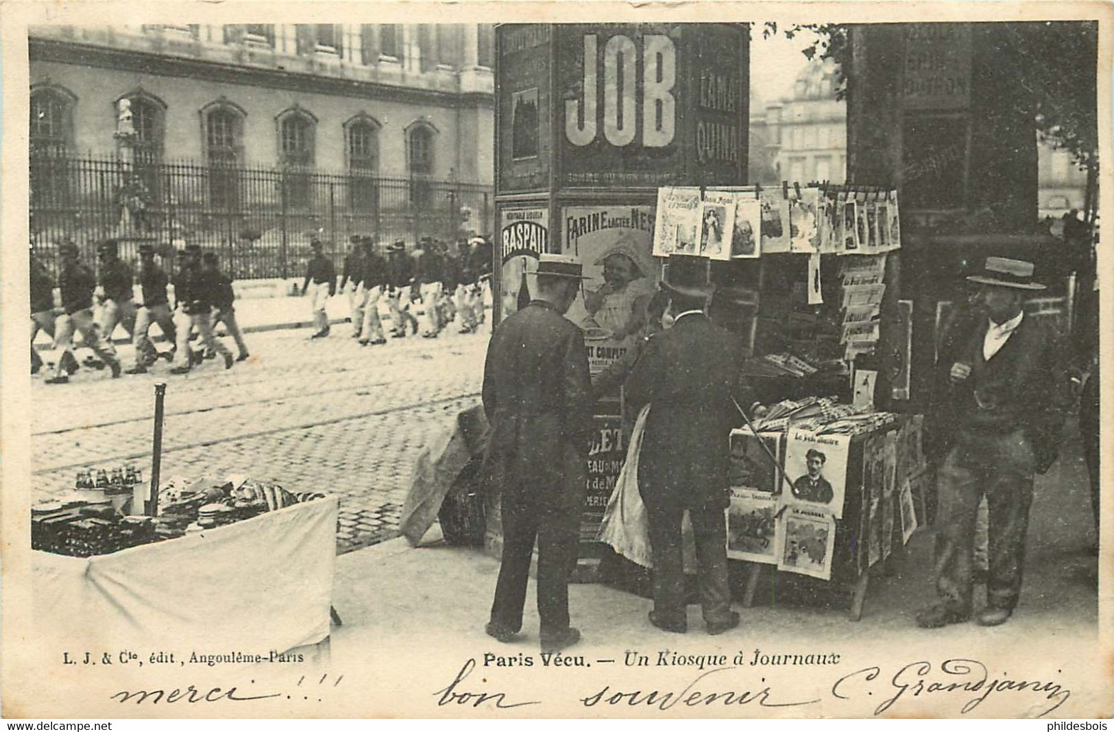 PARIS VECU  Un Kiosque A Journaux - Petits Métiers à Paris