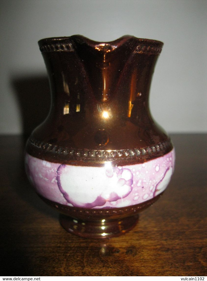 SUPERBE PETIT PICHET POT A LAIT CREMIER EN FAIENCE DITE DE JERSEY - BIBELOT - OBJET DE VITRINE - Staffordshire