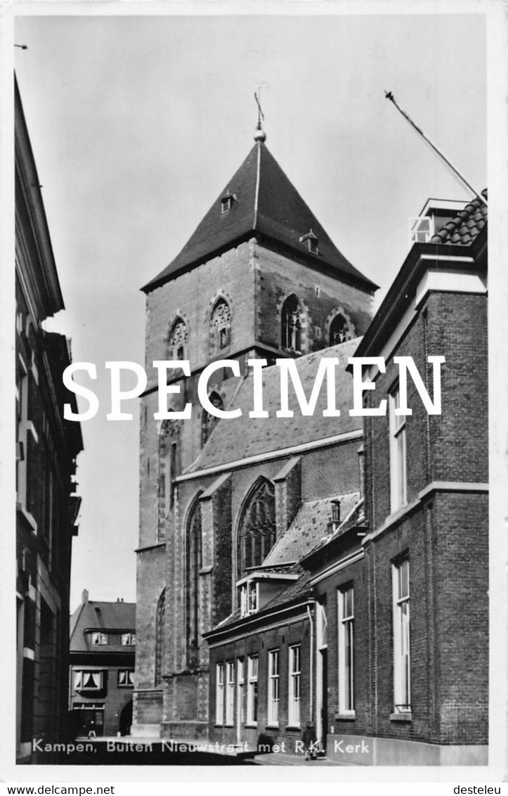 Buiten Nieuwstraat Met Kerk @ Kampen - Kampen